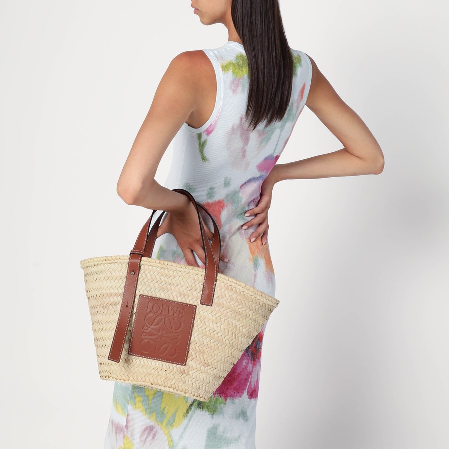 Loewe Medium-sized basket bag in palm leaf and leather