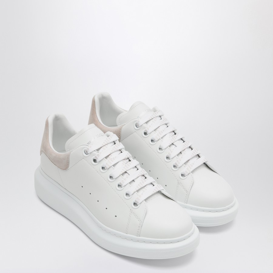 Alexander McQueen Oversized sneakers in white/patchouli