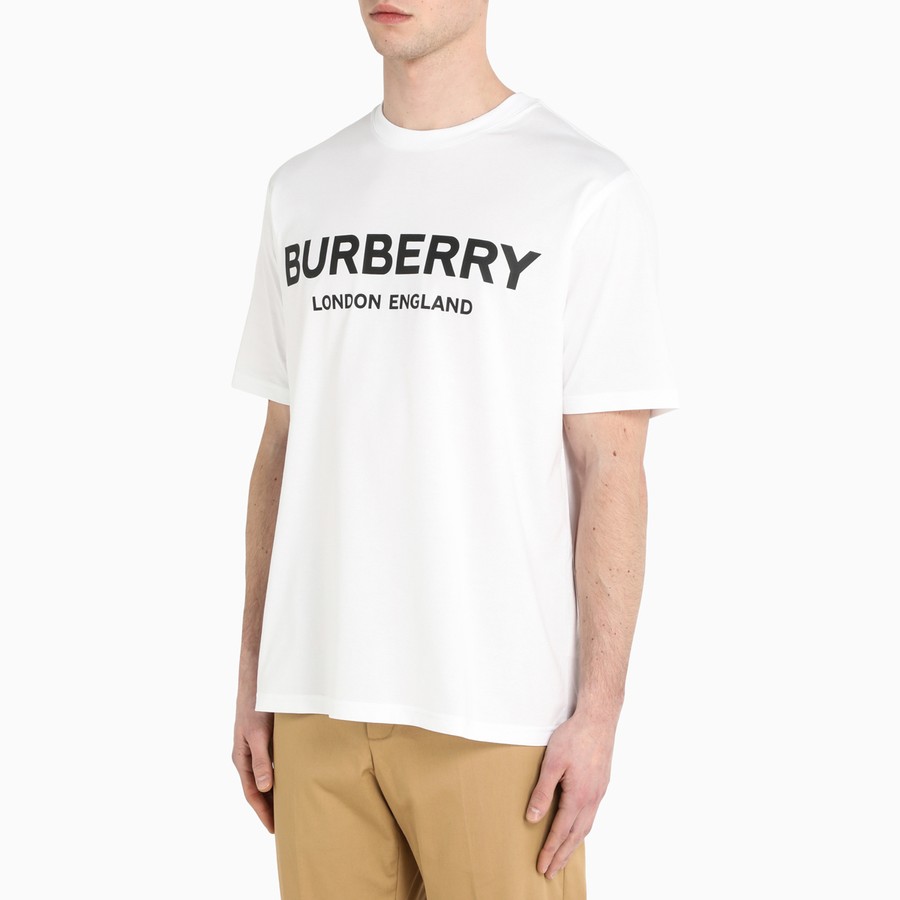 Burberry White T Shirt With Contrasting Logo Thedoublef