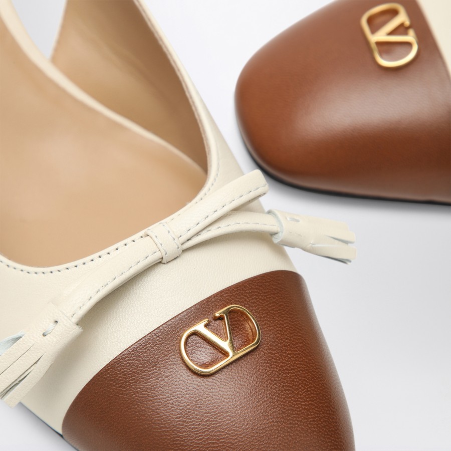 シューズ・サンダルその他 Valentino Garavani Slingback Valet Du Roi pumps in butter/to Valentino Garavani Slingback Valet Du Roi pumps in butter