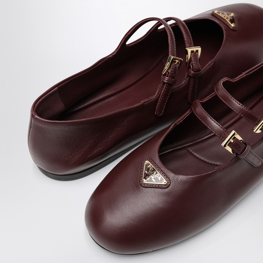 バレエシューズ PRADA BORDEAUX LEATHER BALLERINA WITH TRIANGLE LOGO Prada Bordeaux leather ballerina with triangle logo | TheDoubleF