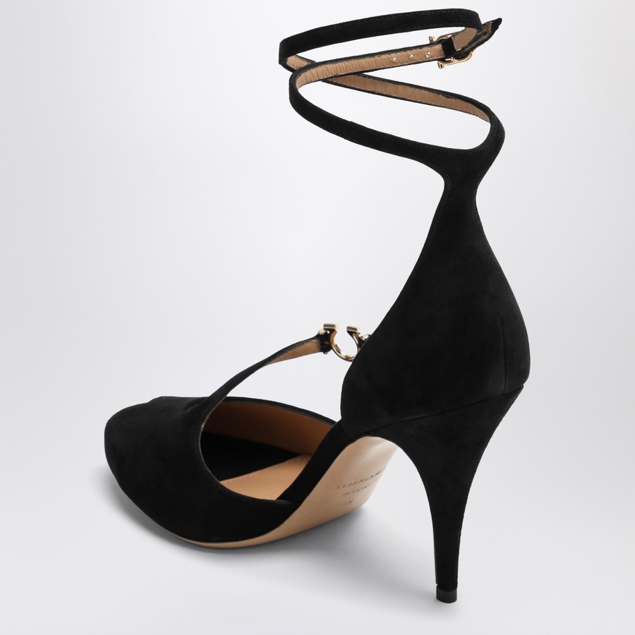 パンプス FERRAGAMO DECOLLETE WITH GANCINI DETAIL Ferragamo Décolleté with Gancini detail | TheDoubleF