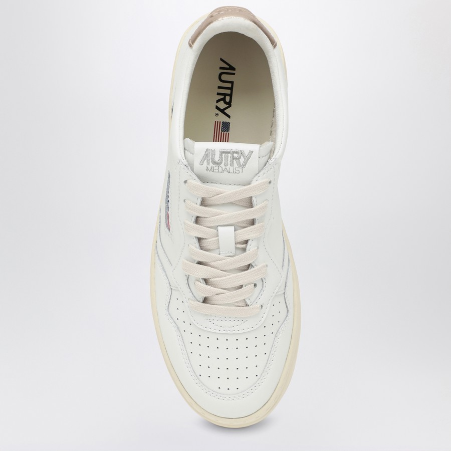 AUTRY Medalist white/gold leather trainer | TheDoubleF