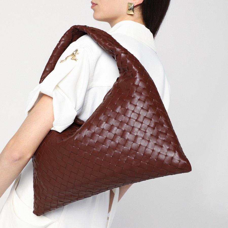 ショルダーバッグ・ポシェット BOTTEGA VENETA Woman Shoulder bag Brown 796262V3IV1 2190 Bottega Veneta Hop shoulder bag small brown | TheDoubleF