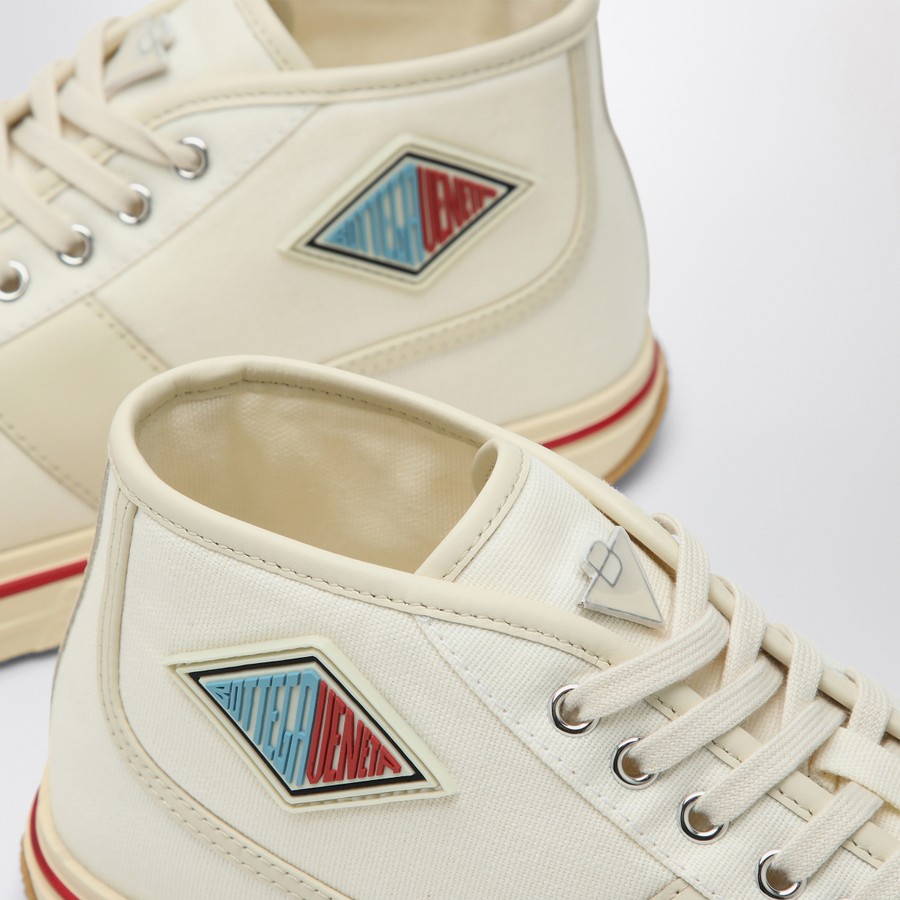 【関税&送料込】Bottega Veneta Ivory Canvas Eliot Sneakers Bottega Veneta Eliot Sneakers in Ivory/Red | TheDoubleF