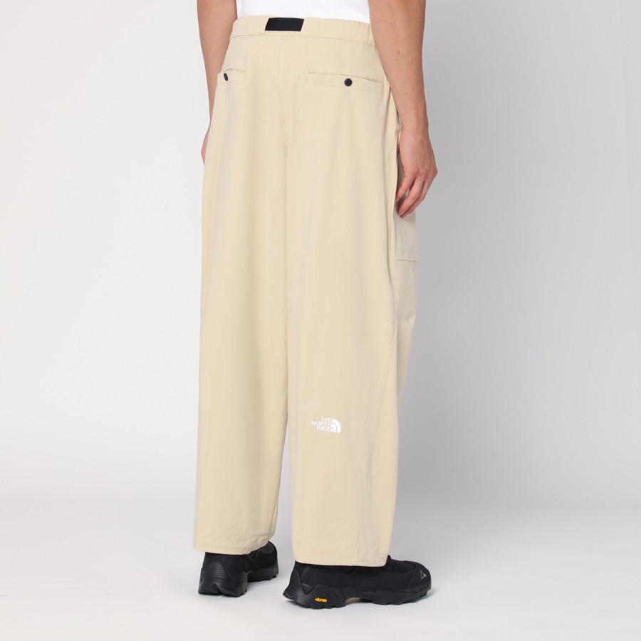 【関税&送料込】The North Face Cream Cotton-Blend Trousers The North Face Cream cotton-blend trousers | TheDoubleF