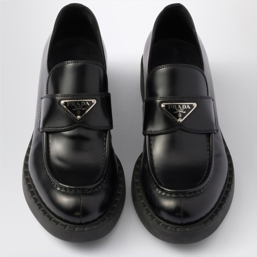 ローファー・オックスフォード PRADA CHOCOLATE LOAFERS IN BLACK BRUSHED LEATHER Prada Chocolate loafers in black brushed leather | TheDoubleF