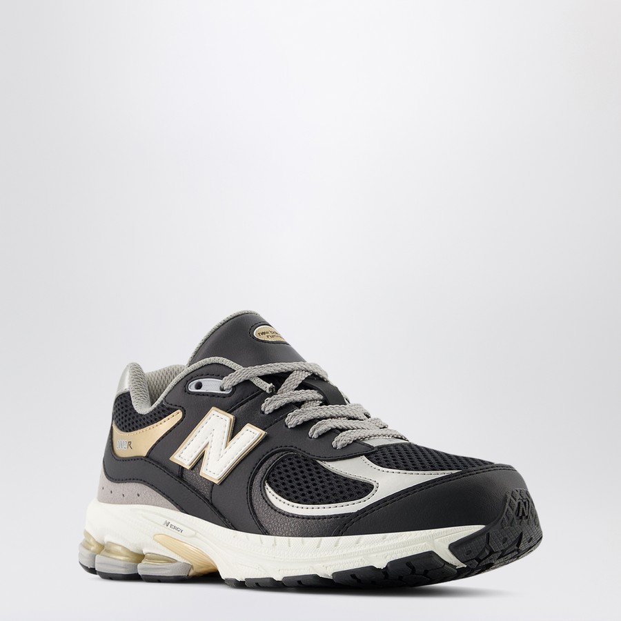 New Balance 2002R low-top sneaker black/silver/gold | TheDoubleF