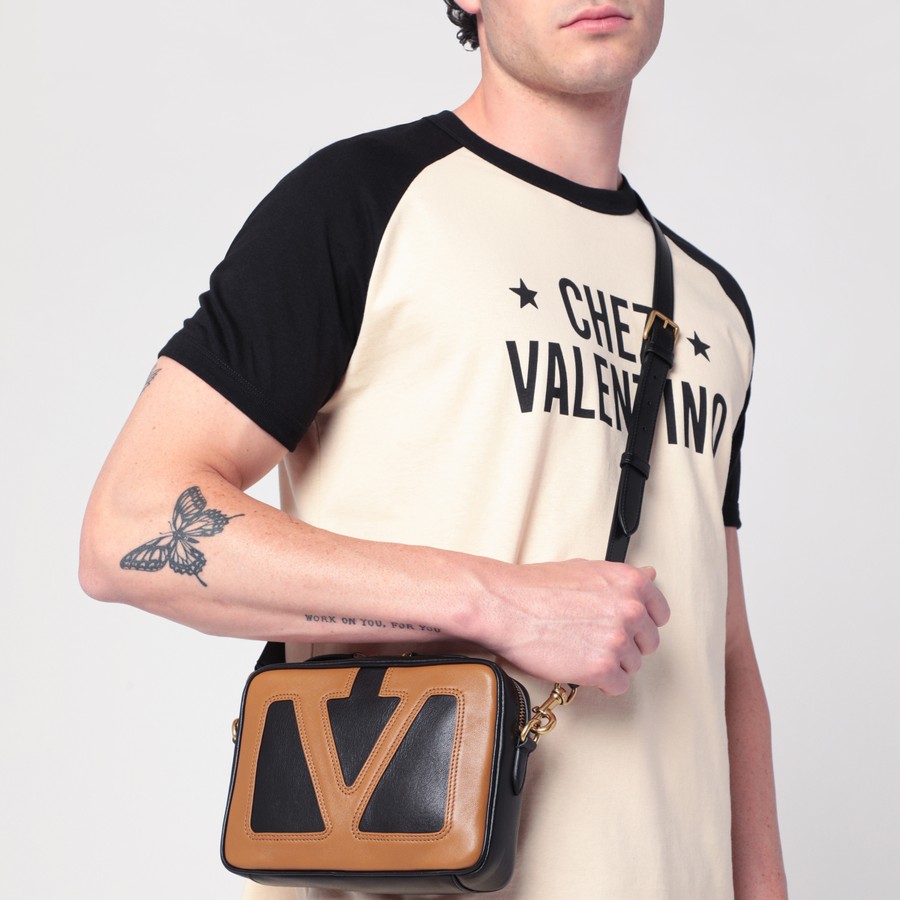 ショルダーバッグ・ポシェット VALENTINO GARAVANI VIVA SUPERSTAR BLACK/BROWN MEDIUM BAG Valentino Garavani Viva Superstar crossbody bag black/brown
