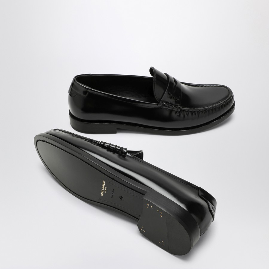 ローファー・オックスフォード SAINT LAURENT BLACK LEATHER LOAFER WITH MONOGRAM Saint Laurent Black leather loafer with monogram | TheDoubleF