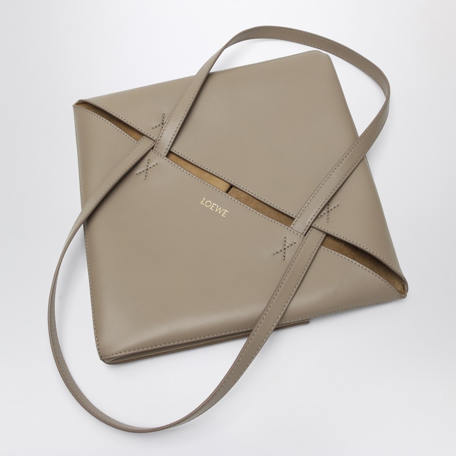 トートバッグ Loewe Puzzle Fold Tote bag medium sand colour Puzzle Fold Tote in shiny calfskin Beige - LOEWE