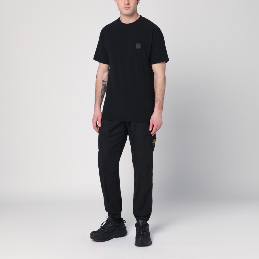 Tシャツ・カットソー STONE  BLACK T-SHIRT WITH PATCH LOGO STONE ISLAND COTTON T-SHIRT WITH SHORT SLEEVE AND LOGO PATCH