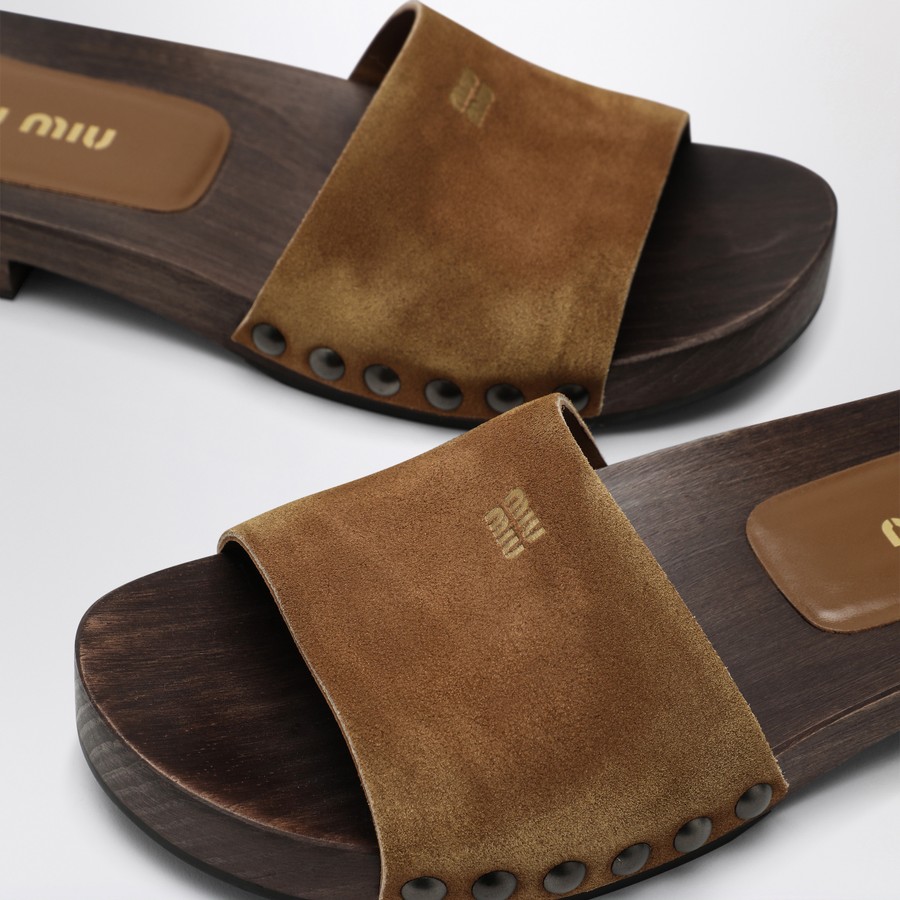 【関税&送料込】Miu Miu Brown Suede Clogs Miu Miu faded-suede Clogs | Brown | FARFETCH CA