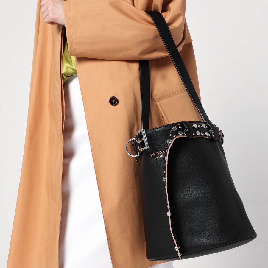 ショルダーバッグ・ポシェット PRADA BUCKET BAG (1BE085VSBB2HIE F0002) Prada Bucket Bag Buckle black with studded belt | TheDoubleF