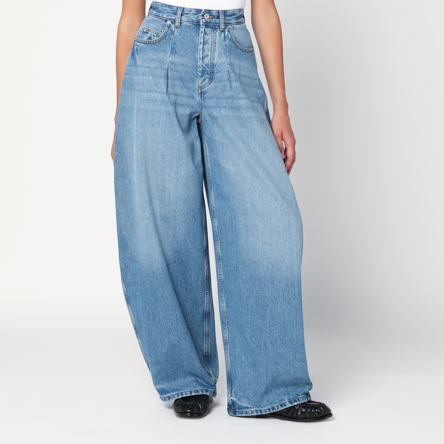 デニム・ジーパン JACQUEMUS Woman Jeans Blue PAW00609AD00038 33C JACQUEMUS Blue Ovalo jeans with curved cut | TheDoubleF
