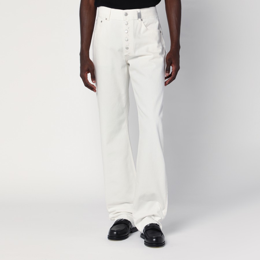 パンツ Alexander McQueen Trousers White Mid-rise flared pants in white - Mc Queen | Mytheresa