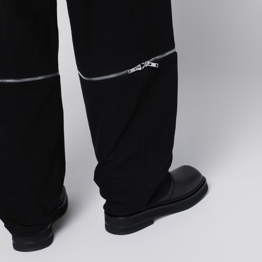 Moncler X Willow Smith Pantalone nero con dettaglio zip