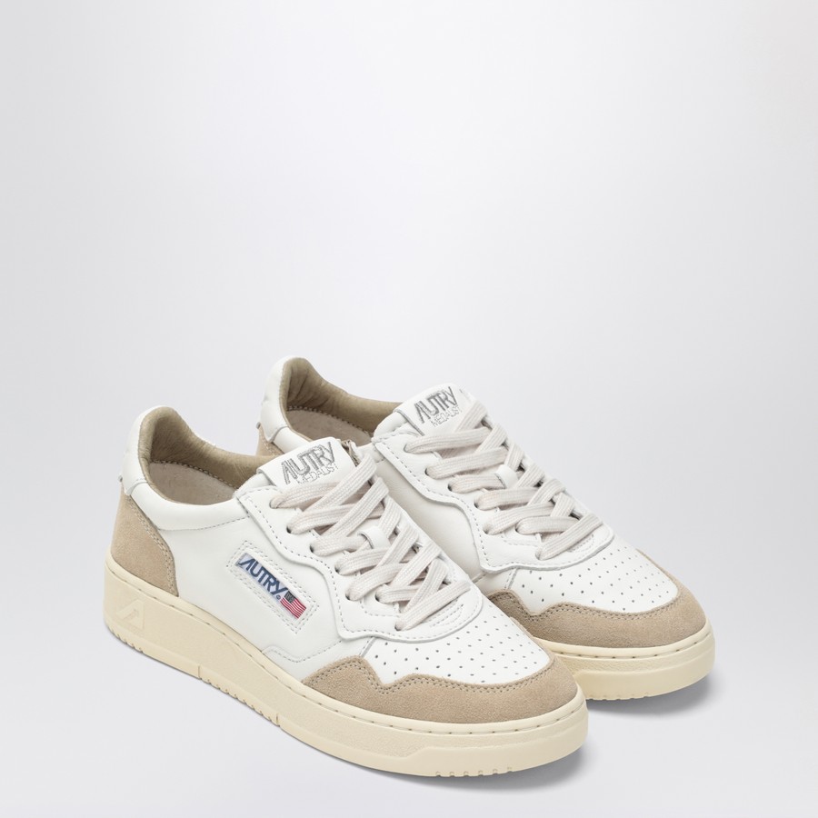 【AUTRY】Medalist スニーカー AULWGS44 AUTRY Medalist sneakers white/beige suede | TheDoubleF