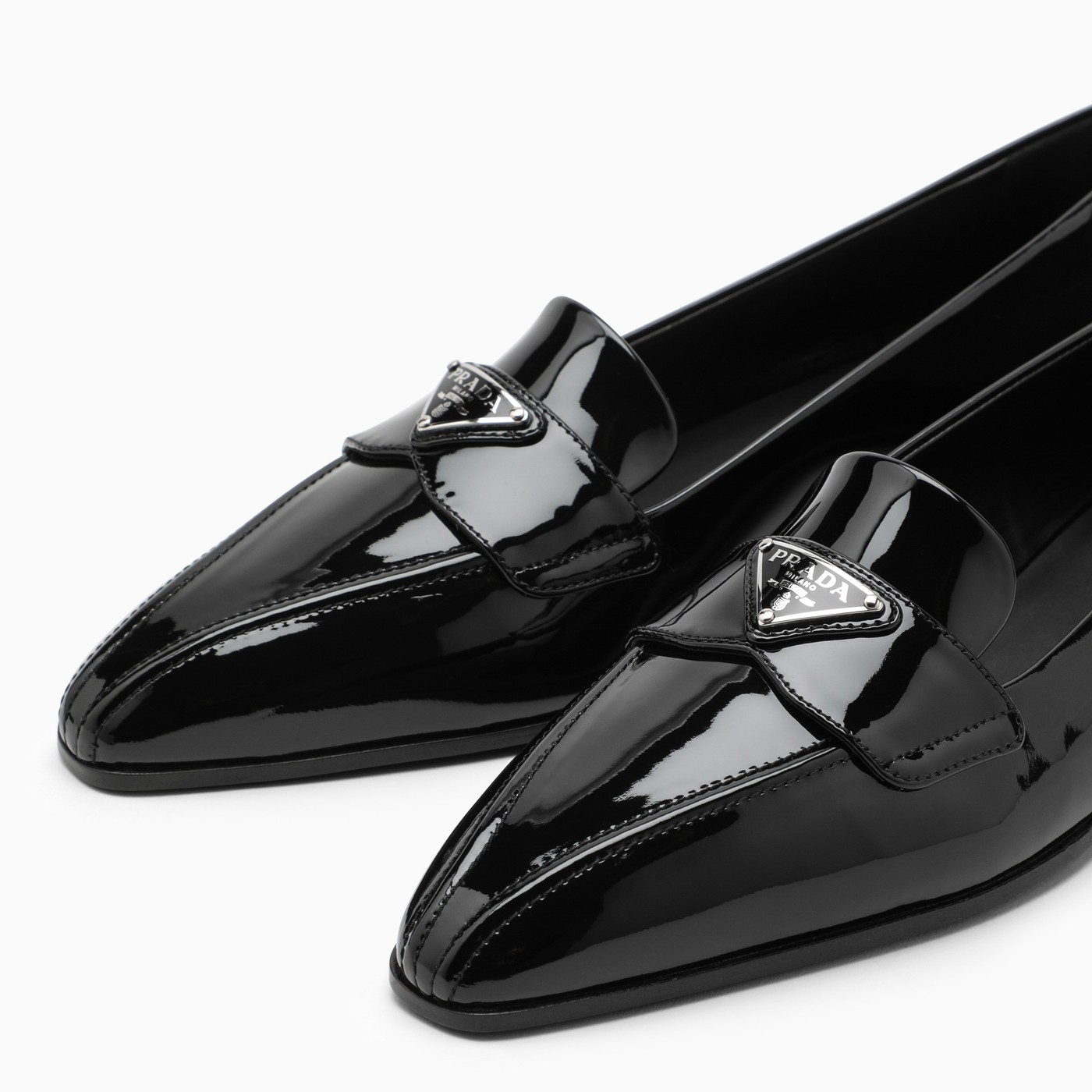 Prada Pointytoe loafer in black patent leather TheDoubleF