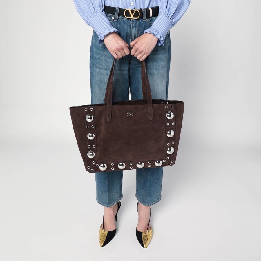 トートバッグ VALENTINO GARAVANI MEDIUM NELLCOTE TOTE IN DARK BROWN SUEDE Valentino Garavani Medium Nellcôte Tote in Dark Brown Suede