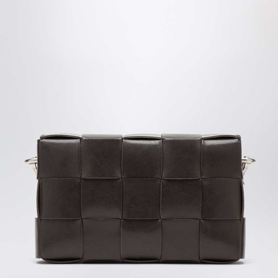 ショルダーバッグ BOTTEGA VENETA DARK BROWN LEATHER CASSETTE CROSSBODY BAG Cassette leather crossbody bag in brown - Bottega Veneta
