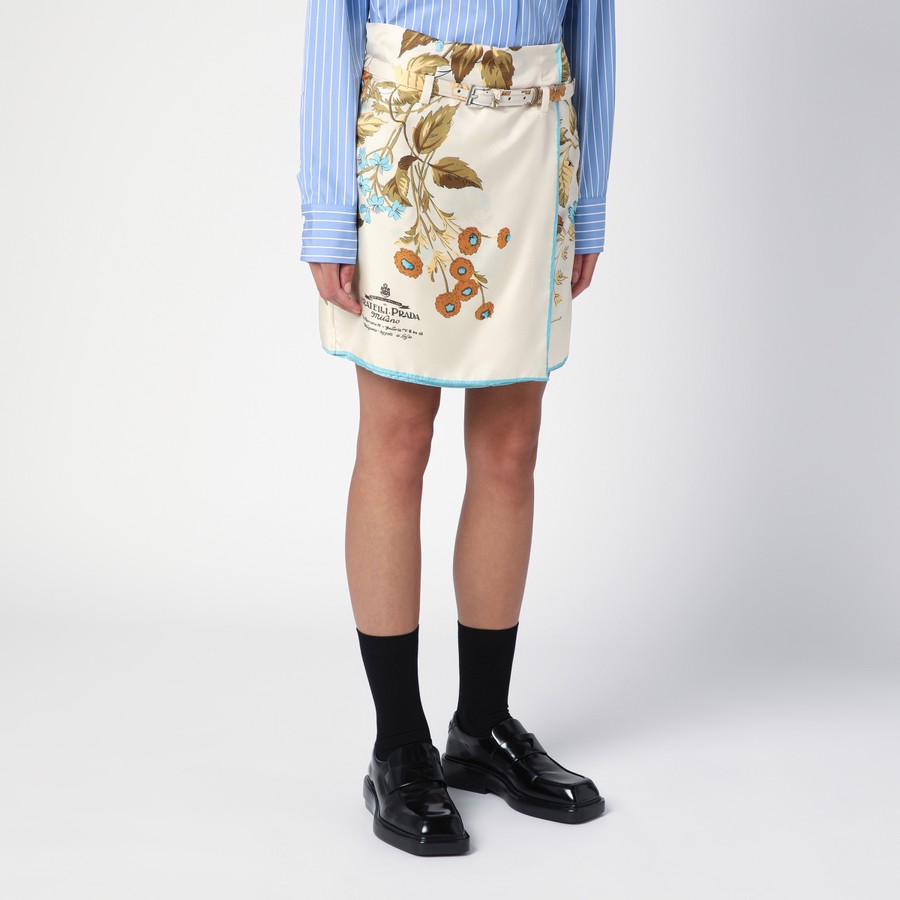 ミニスカート Prada Sand-coloured mini skirt with silk print Prada Sand-coloured mini skirt with silk print | TheDoubleF