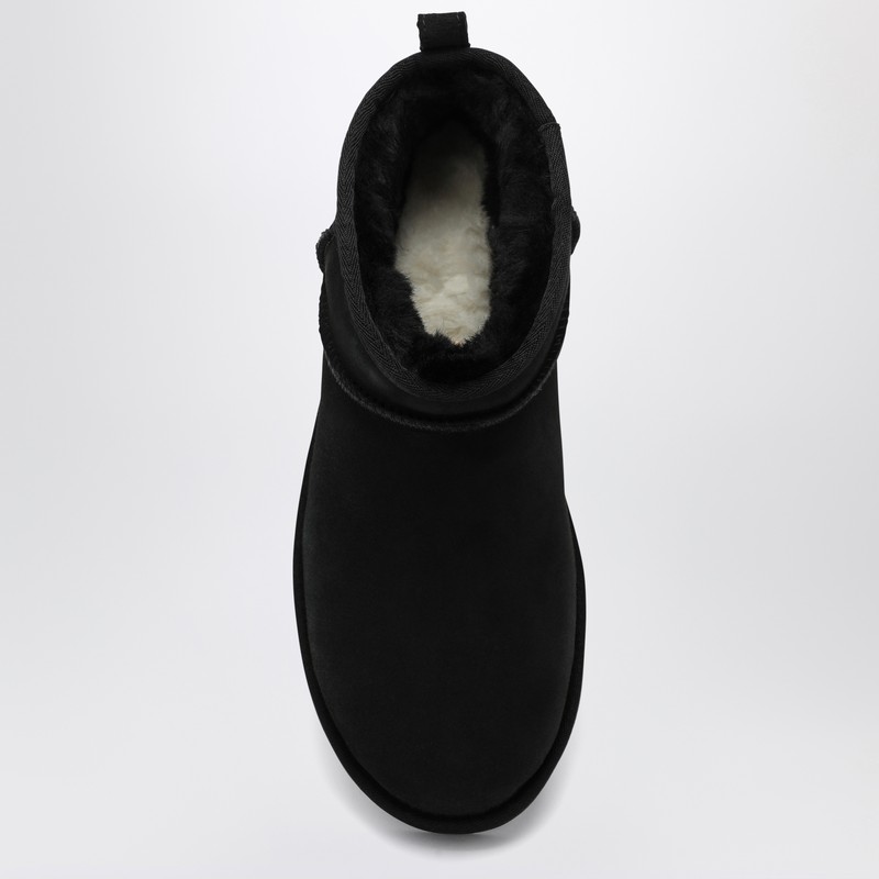 Ugg Round Toe Short Suede Boot In Black
