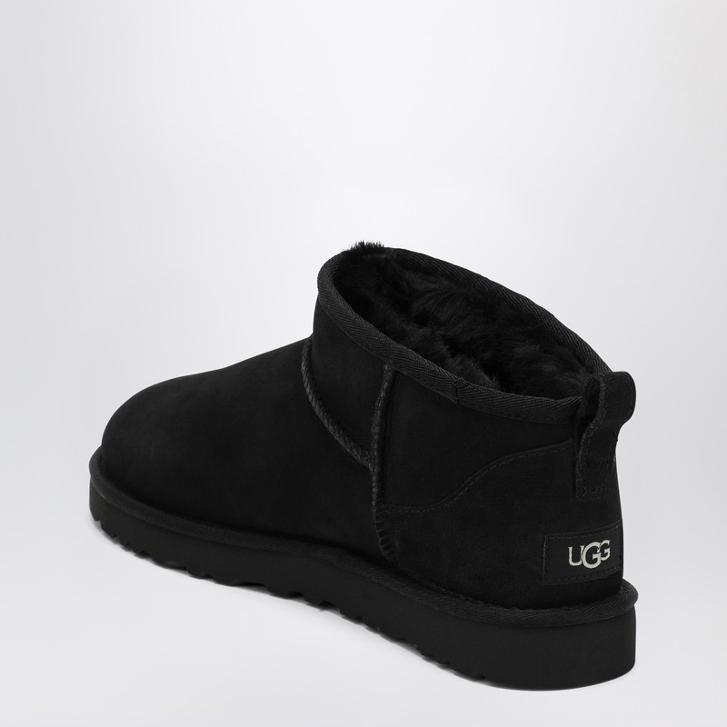 Ugg Round Toe Short Suede Boot In Black