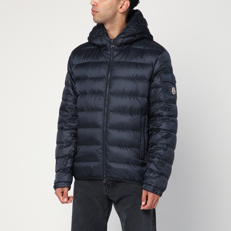 Short blue zip-up puffer