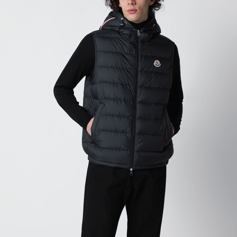 Marseillan sleeveless padded jacket in black