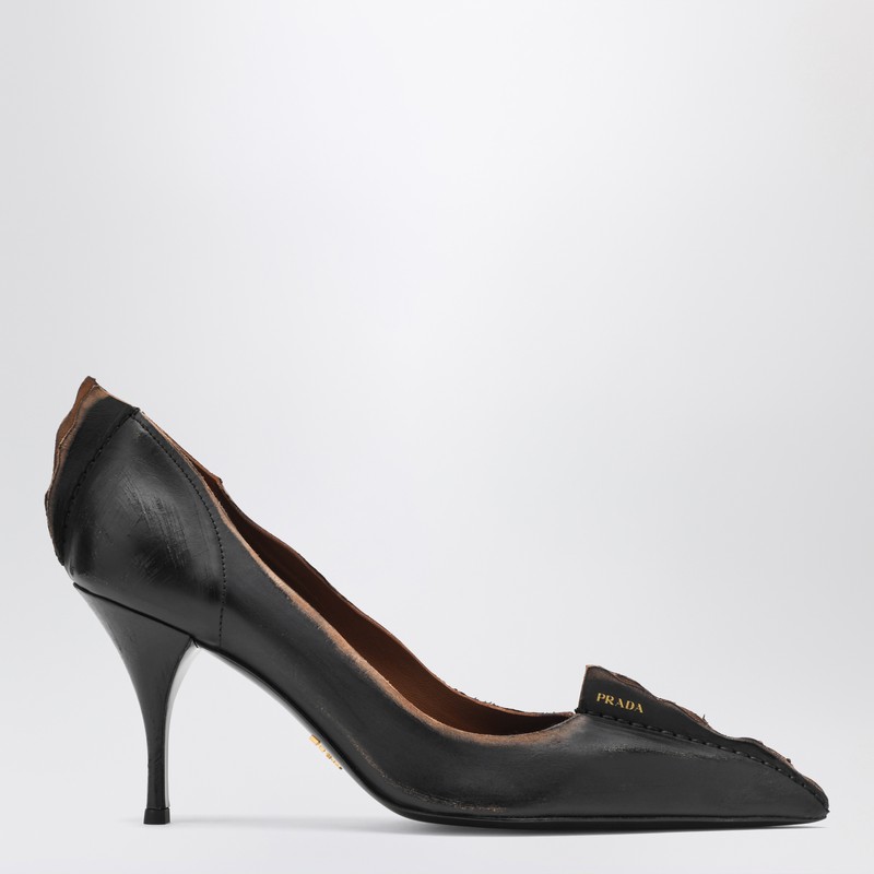 Black/tan antique leather pumps