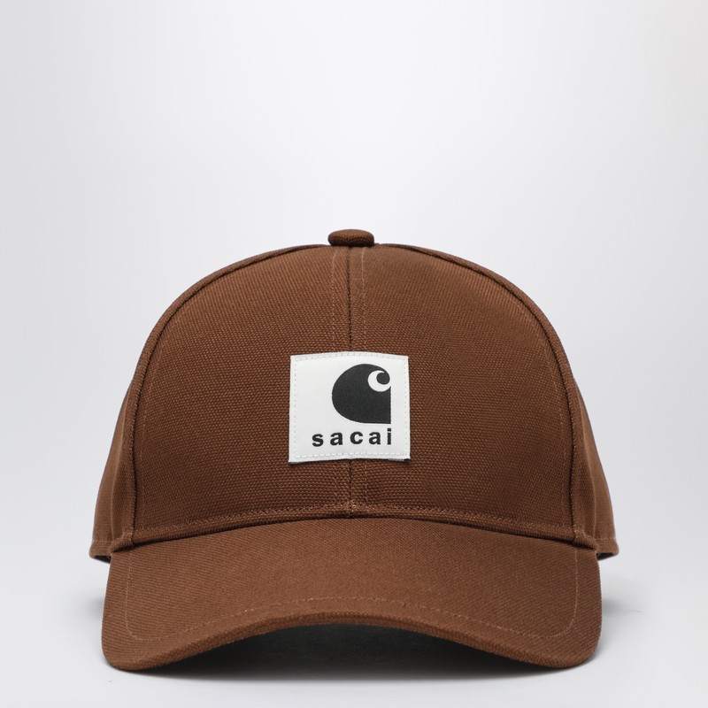 Beige baseball cap with logo patch