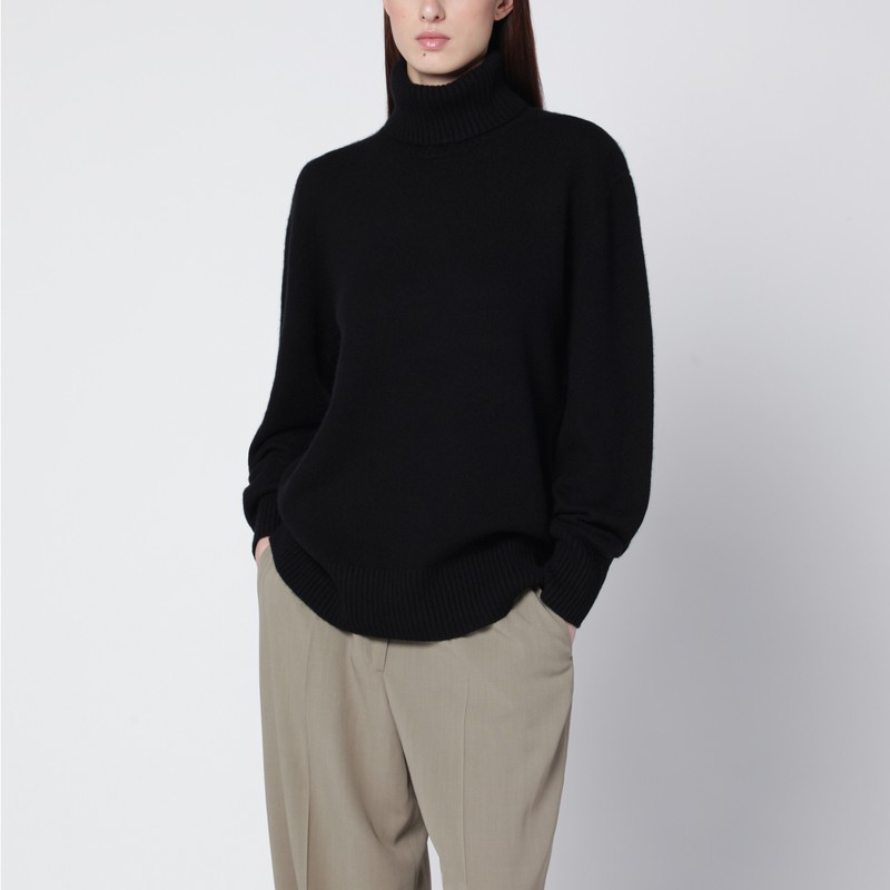 Black cashmere turtleneck