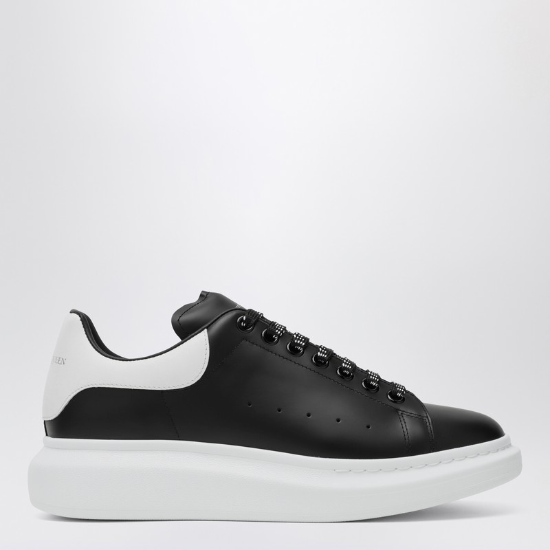 Oversized black/white sneakers
