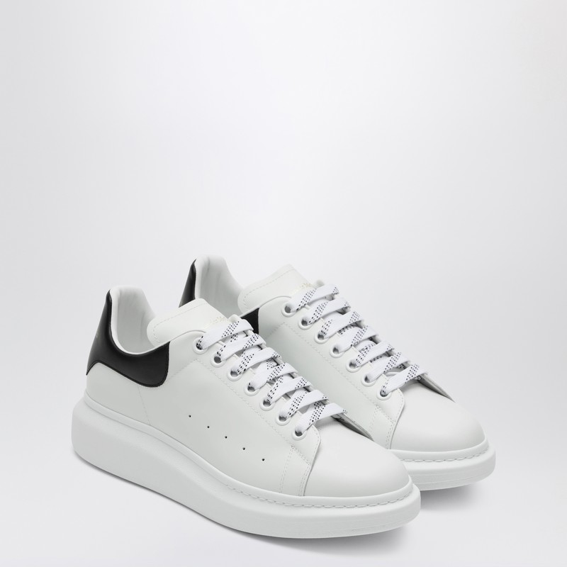 Alexander Mcqueen White And Black Low-top Sneakers With Chunky Sole And Contrasting Heel Tab In Leather Man In White
