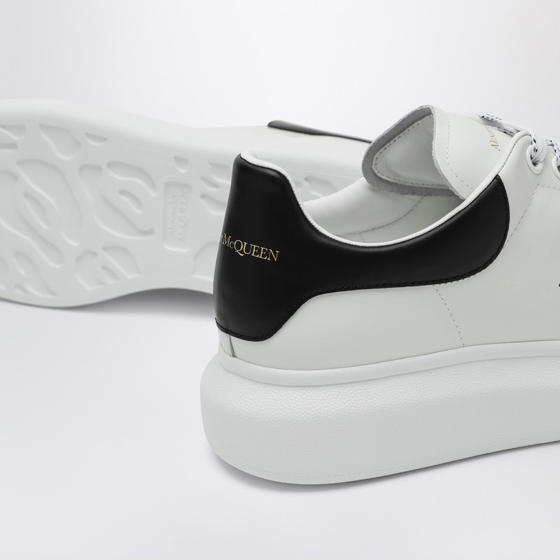 Alexander Mcqueen White And Black Low-top Sneakers With Chunky Sole And Contrasting Heel Tab In Leather Man In White