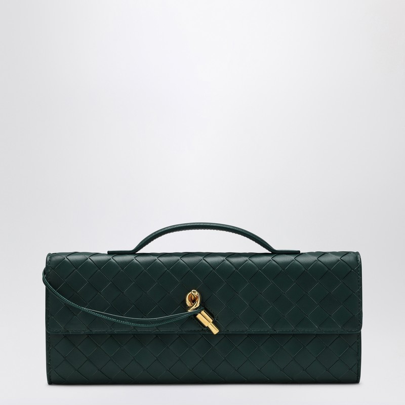 Andiamo clutch with emerald green handle