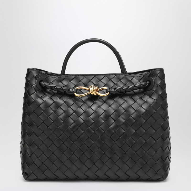 Medium Andiamo bag in black
