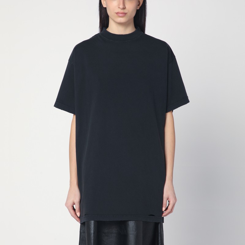 T-Shirt over Painted black in vintage jersey