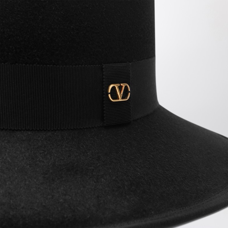 Valentino Volgo Signature Cap In Black Lapin Fabric In Black