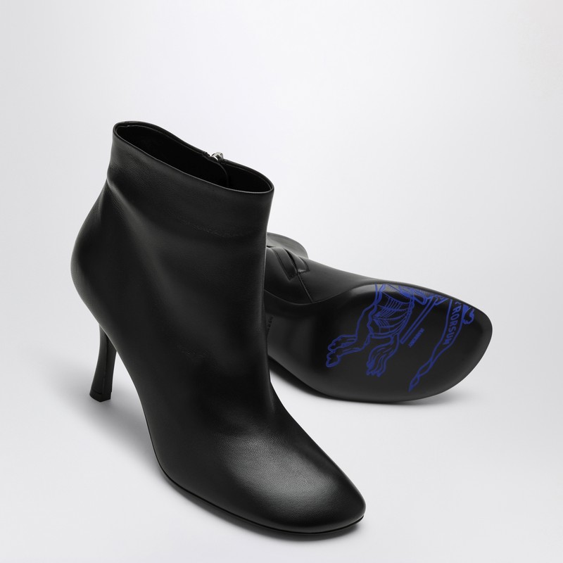 Burberry Baby 85 Leather Ankle Boots In Black