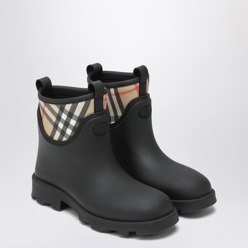 Burberry Marsh Stamp Rubber Ankle Boots In Black