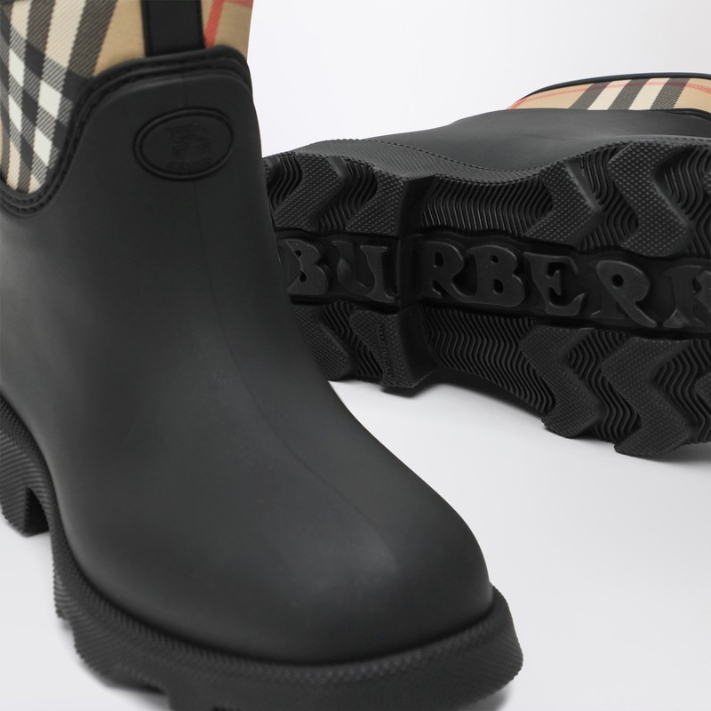 Burberry Marsh Stamp Rubber Ankle Boots In Black