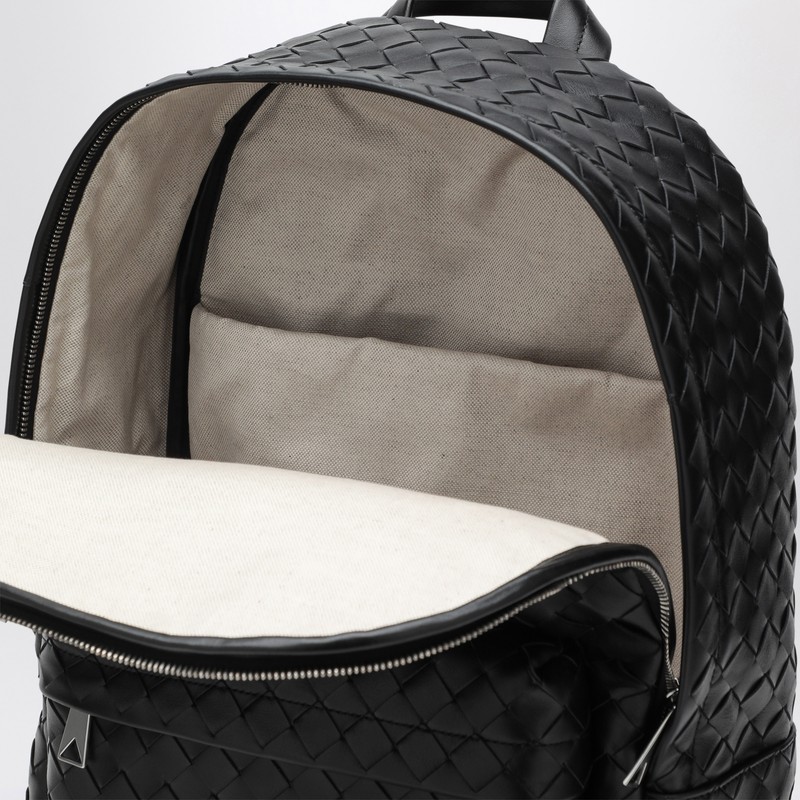 Bottega Veneta Medium Black Backpack In Intrecciato Weave