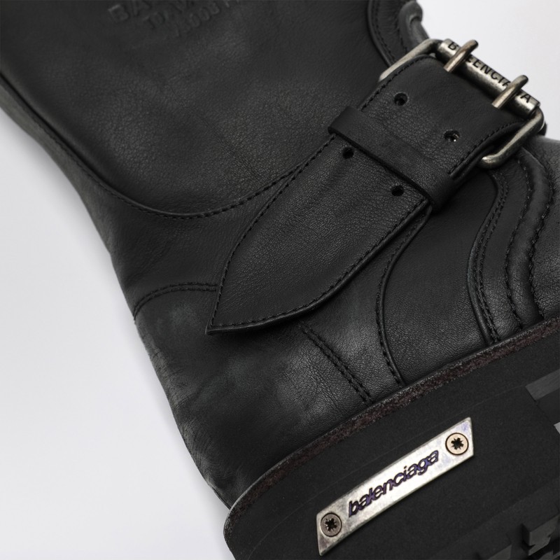 Balenciaga Venom Buckle Detailed Boots In Black