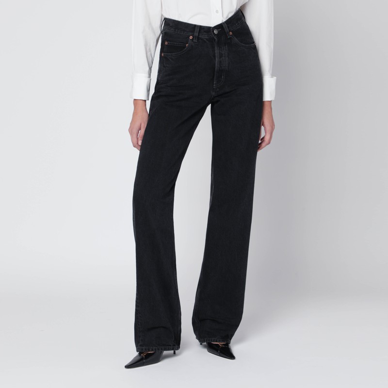 Black jeans with V-waist