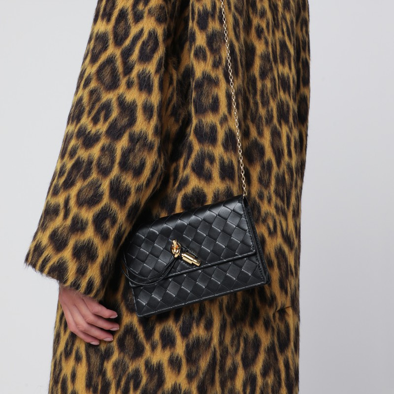 Bottega Veneta Andiamo Wallet With Black Chain In Black