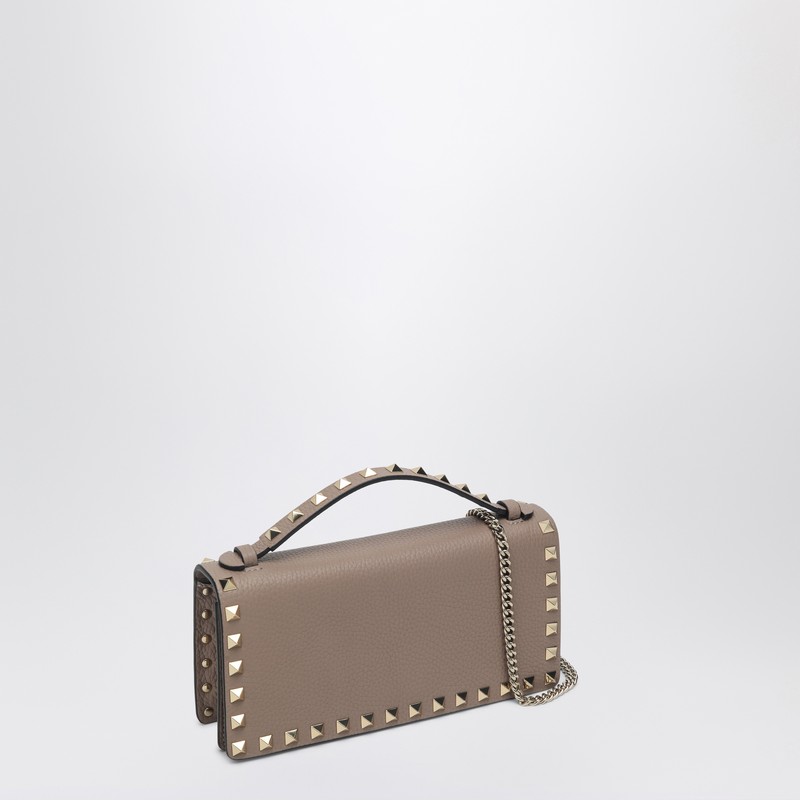 Valentino Rockstud Pink Powder Chain Wallet In Pink