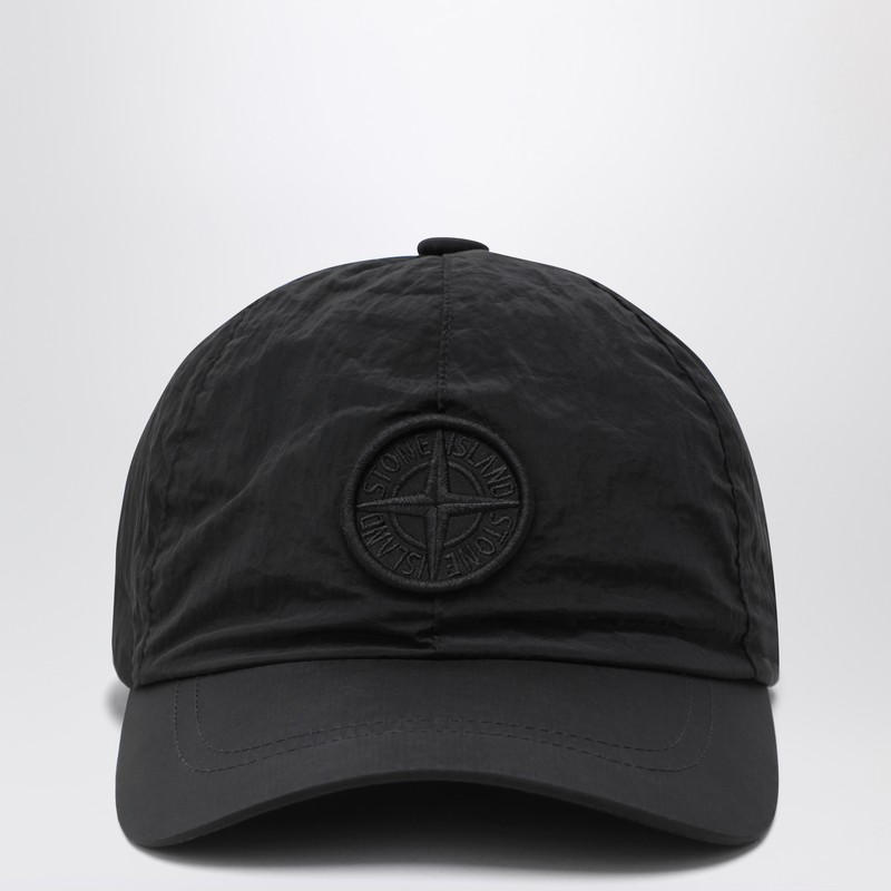 Black baseball cap with logo