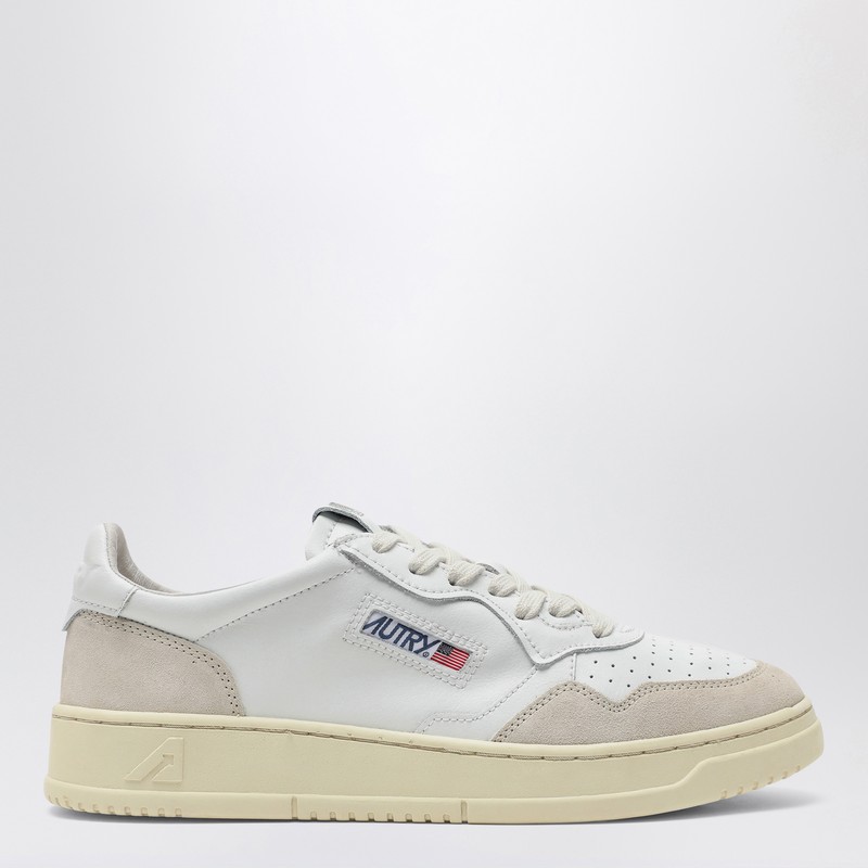 White leather low-top sneakers